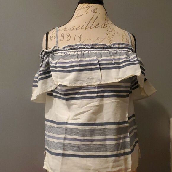 Splendid Cold Shoulder Cut Out Women's Top NWT Small - Picture 1 of 10